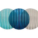 <p><strong>Beschichtung: Chrom-Optik-Beschichtung, farbig lasiert</strong><br />
Xaver Sedelmeier, Schutzschild, Wellblech metallisiert, Ø 60 cm // 2016</p>
