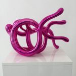 <p><strong>Beschichtung: Chrom-Optik-Beschichtung, pink lasiert, mehrfach mit Klarlack versiegelt<br />
</strong>Mario Dalpra, Skulptur, Bronze, chrombeschichtet, unikat, 30x40x15 cm, 2017<br />
Photo by: Mario Dalpra</p>
